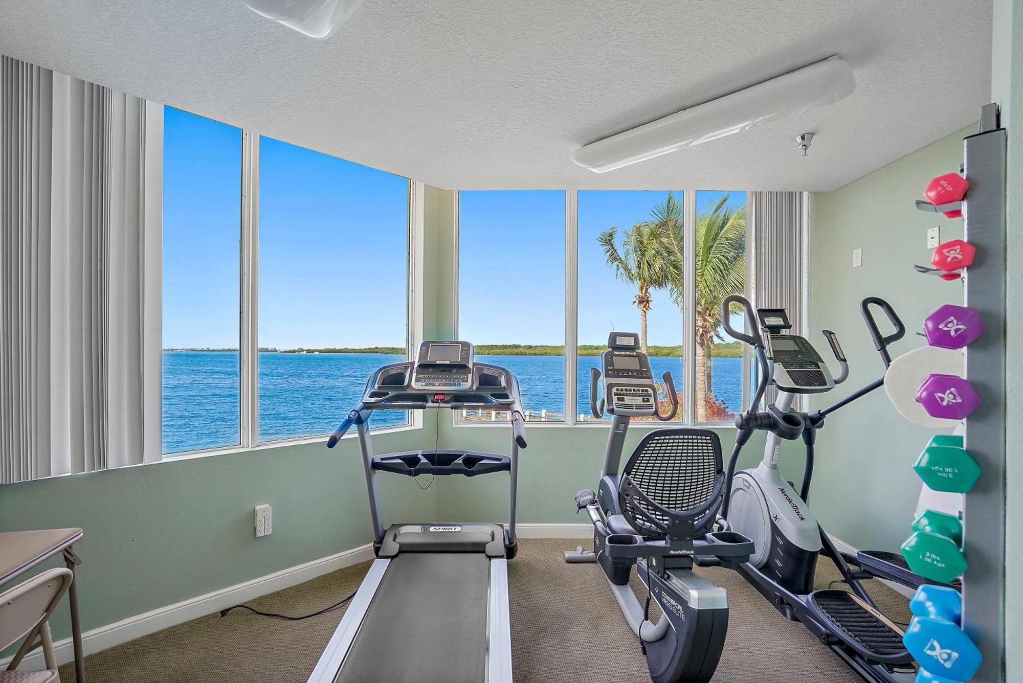 Oceanfront Luxury Condo! Mins To Beach! Rum Bar Next Door! Сент-Питерсберг Экстерьер фото